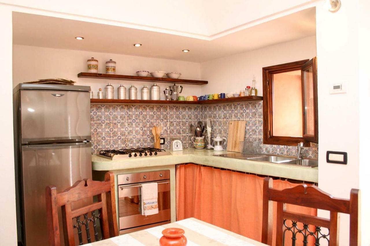 Dammuso Favarelle Da Caty Apartment Scauri  Екстериор снимка